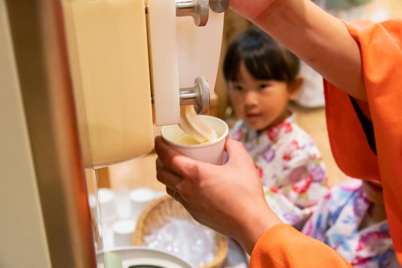 Senkeien Tsukioka Hotel Kaminoyama Buitenkant foto