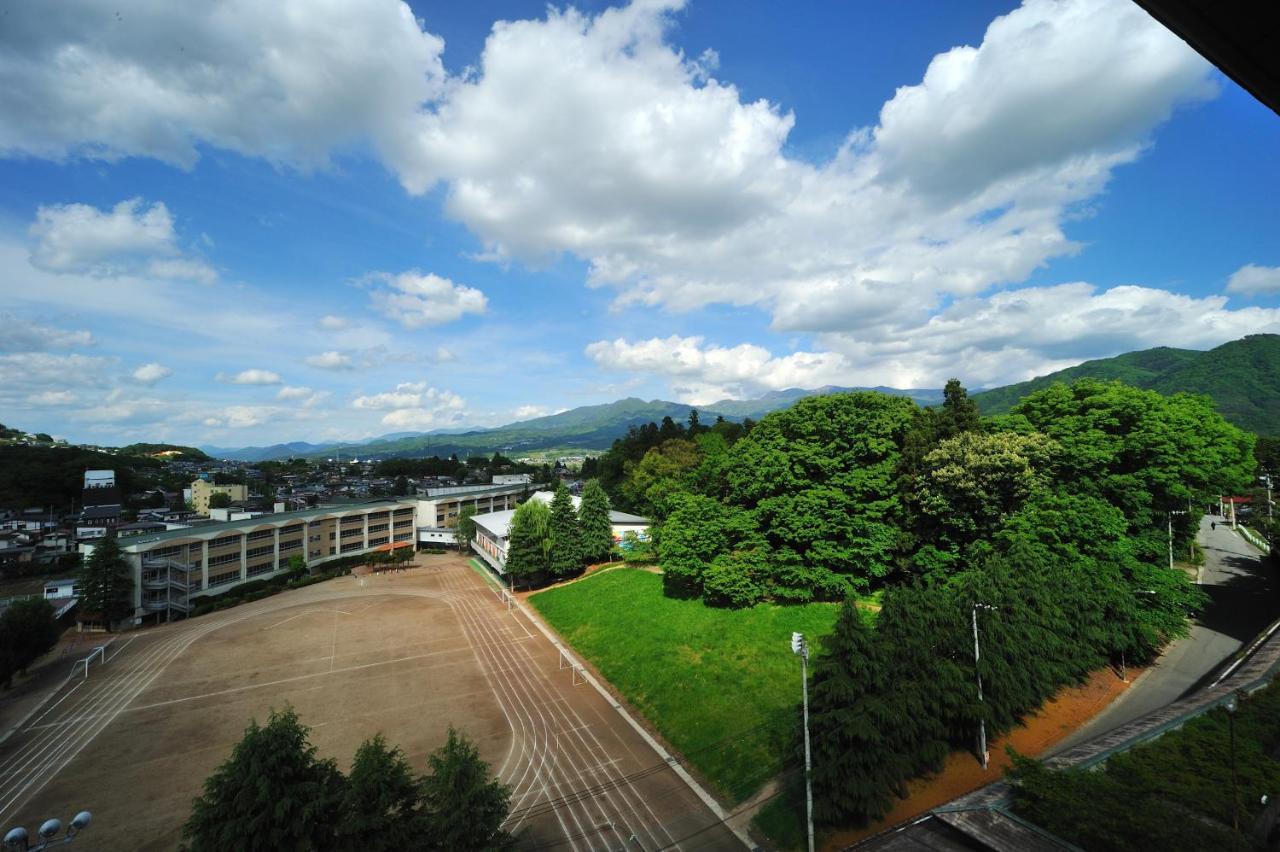 Senkeien Tsukioka Hotel Kaminoyama Buitenkant foto