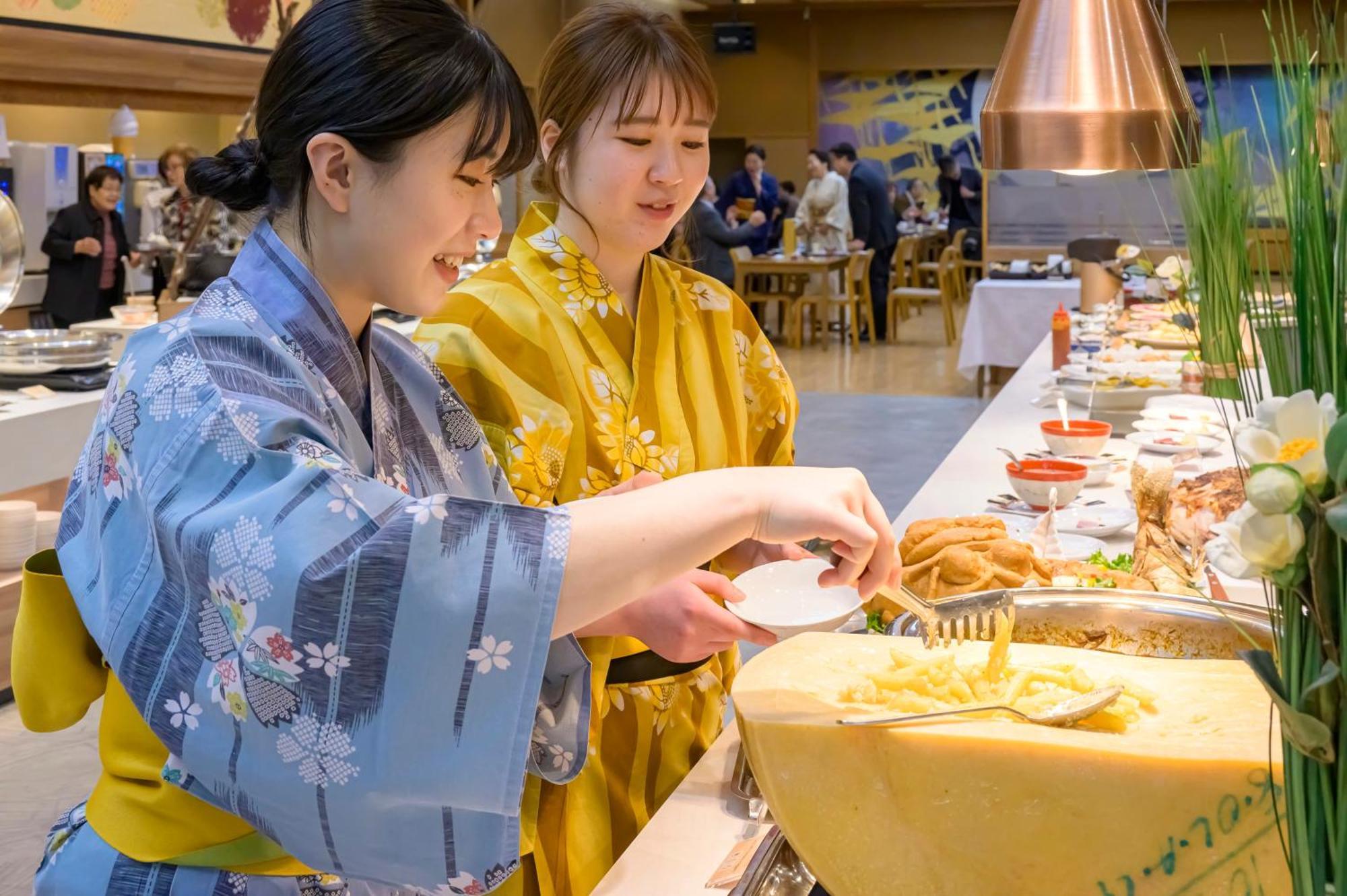 Senkeien Tsukioka Hotel Kaminoyama Buitenkant foto