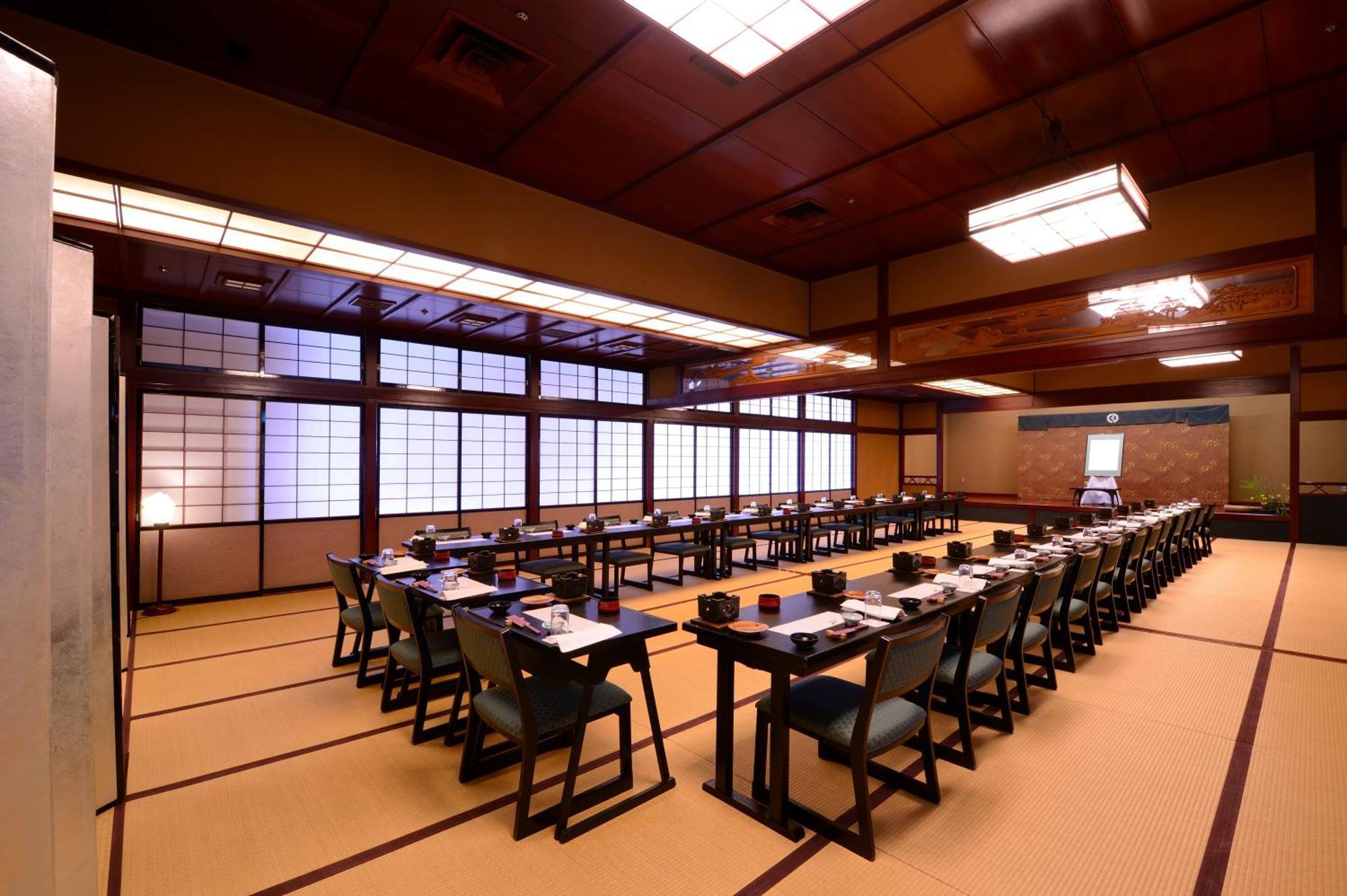 Senkeien Tsukioka Hotel Kaminoyama Buitenkant foto